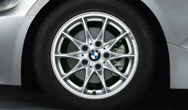 Comandă acum Janta aliaj usor - Star Spoke 104 - Argintiu (Silver) - 7Jx16 ET:47 - BMW Z4 E85